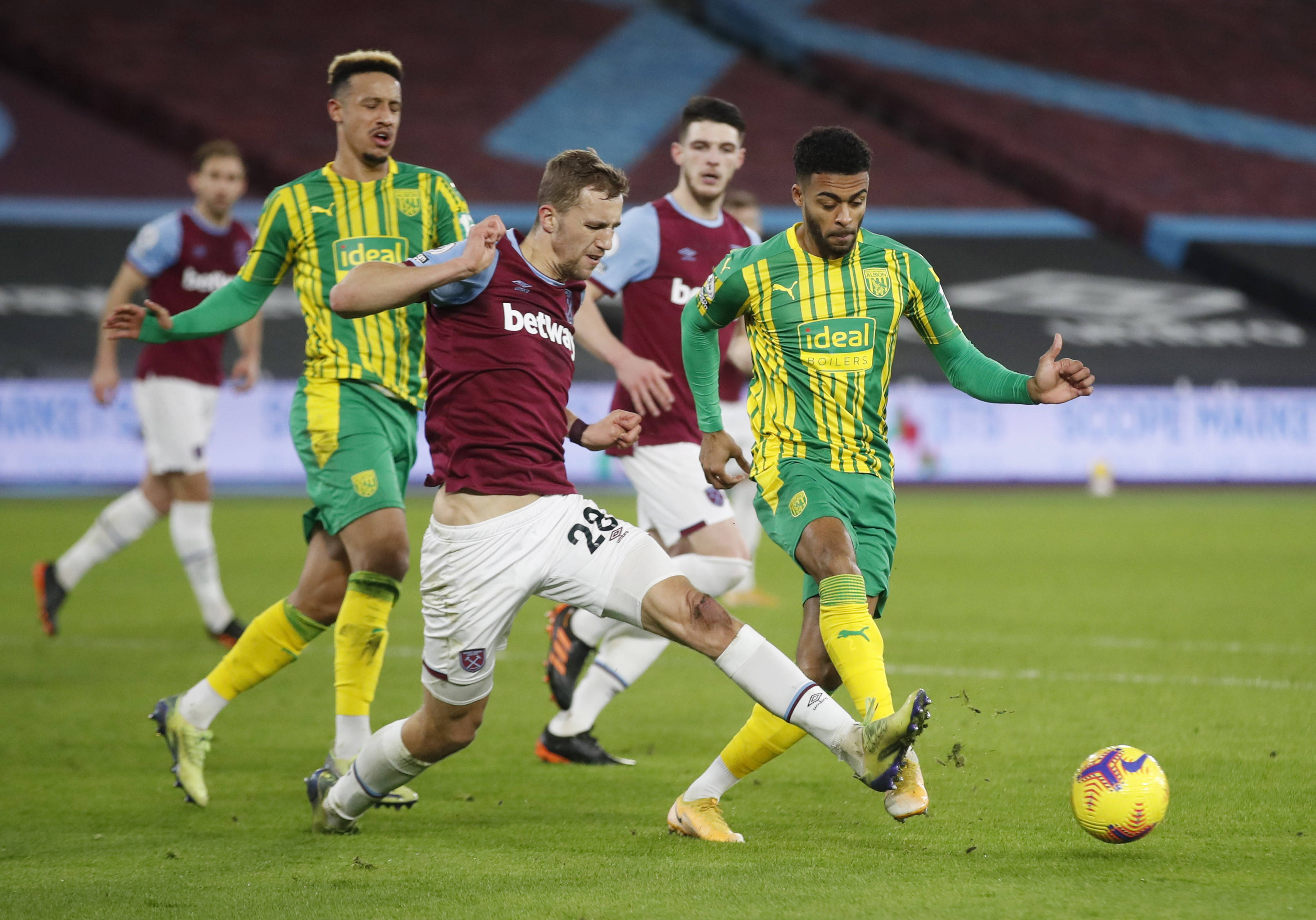 锁死莱万多 锁死莱万多