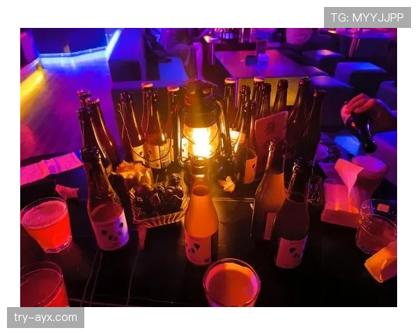 扎克拉文训练完直接去夜店蹦迪?这体力也太离谱了 扎克拉文训练完直接去夜店蹦迪?这体力也太离谱了