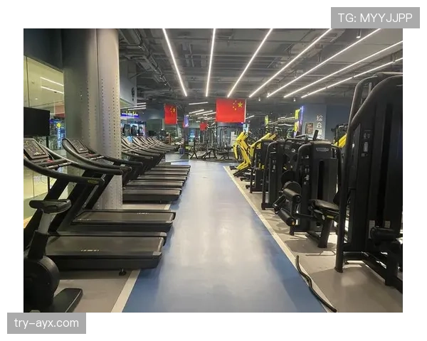 肖若腾这训练强度，凌晨四点健身房打卡是认真的？